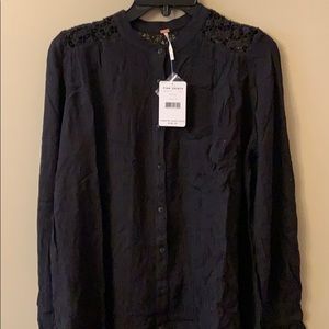 Free people blouse w/intricate lace cutout detail